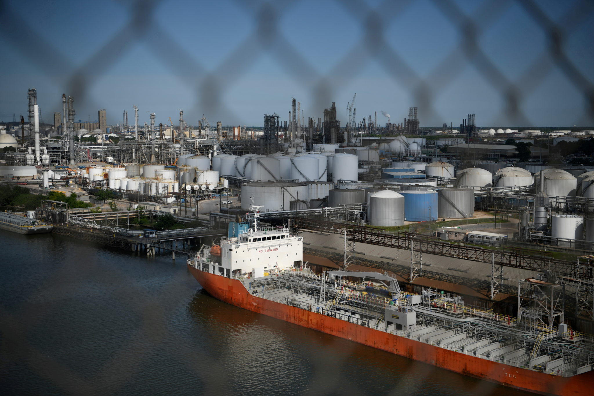 Record U.S. Crude Exports, Rising Shale Output Boosts Oil Flow to Houston